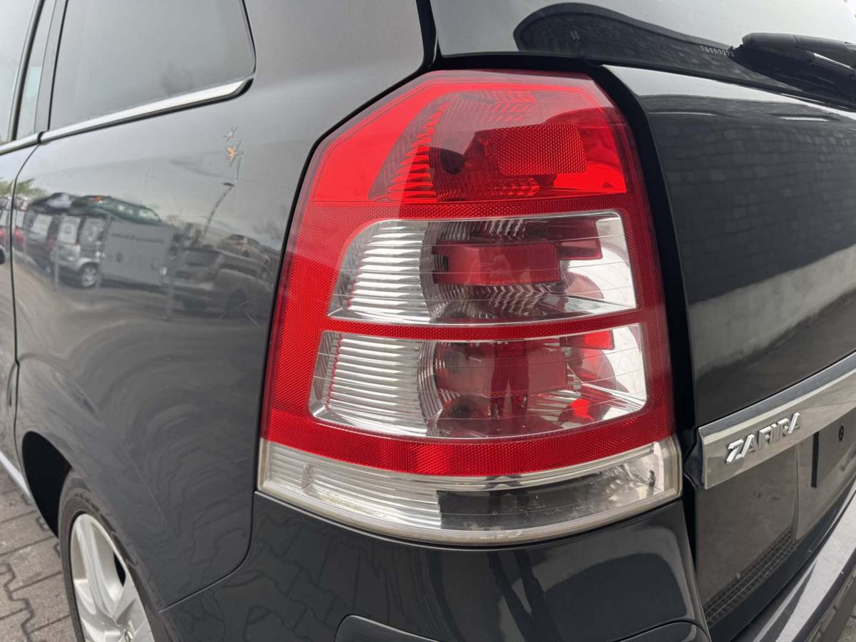 Opel Zafira B original R&uuml;cklicht R&uuml;ckleuchte Schlussleuchte links Facelift Bj.2012
